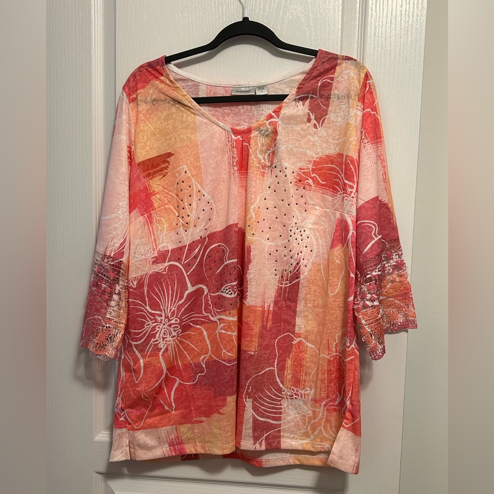 Avenue Top, Size 18